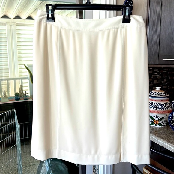 beautiful classic chanel skirt